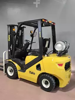 Propane Forklifts 2023  Yale GLP050UX (2)