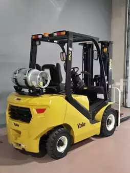 Propane Forklifts 2023  Yale GLP050UX (5)