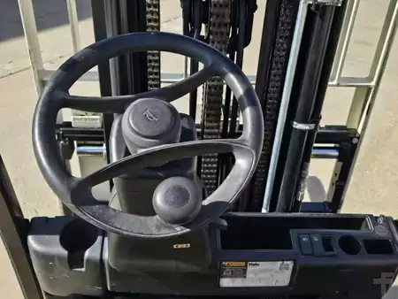 Montacargas de Pasillo Angosto 2019  Yale ERP030VFN36TE082 (11)