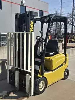 Montacargas de Pasillo Angosto 2019  Yale ERP030VFN36TE082 (3)