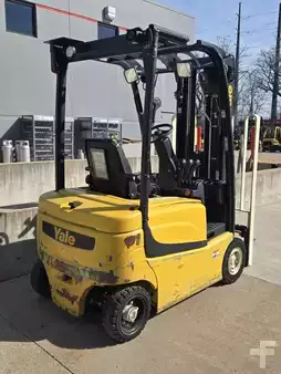 Montacargas de Pasillo Angosto 2019  Yale ERP030VFN36TE082 (5)