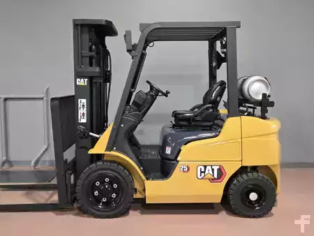 Propane Forklifts  Mitsubishi FGC25N (1)