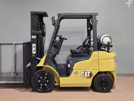Propane Forklifts  Mitsubishi FG25N (1)