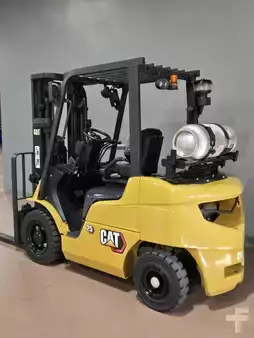 Propane Forklifts  Mitsubishi FG25N (2)