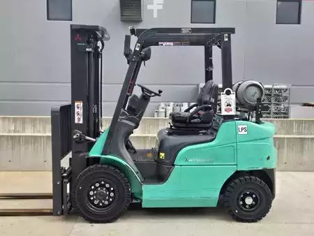Propane Forklifts 2020  Mitsubishi FG25N (1)