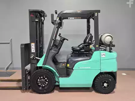 Propane Forklifts 2020  Mitsubishi FG25N (1)