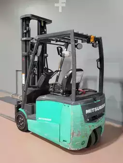 Chariots pour allées étroites  Mitsubishi FB18PNT (2)
