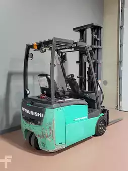 Chariots pour allées étroites  Mitsubishi FB18PNT (5)