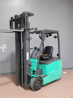 Chariots pour allées étroites  Mitsubishi FB18PNT (7)