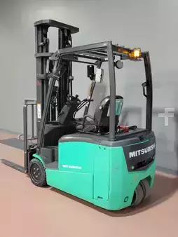 Chariots pour allées étroites  Mitsubishi FB18PNT (2)