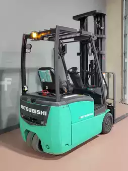 Chariots pour allées étroites  Mitsubishi FB18PNT (5)