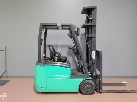 Chariots pour allées étroites  Mitsubishi FB18PNT (6)