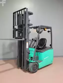 Chariots pour allées étroites  Mitsubishi FB18PNT (7)