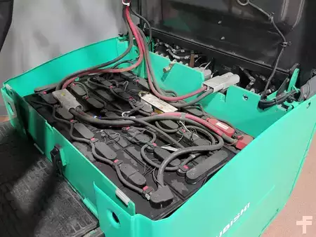 Chariots pour allées étroites  Mitsubishi FB18PNT (9)