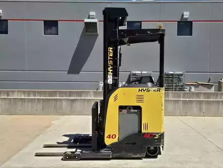 Montacargas de Pasillo Angosto  Hyster N40ZRS2-16.5 (1)