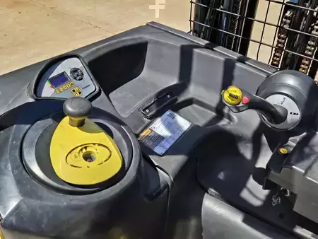 Montacargas de Pasillo Angosto  Hyster N40ZRS2-16.5 (10)