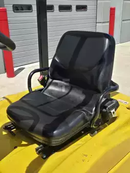 Montacargas de Pasillo Angosto 2019  Yale ERP025VCE24TV078 (10)
