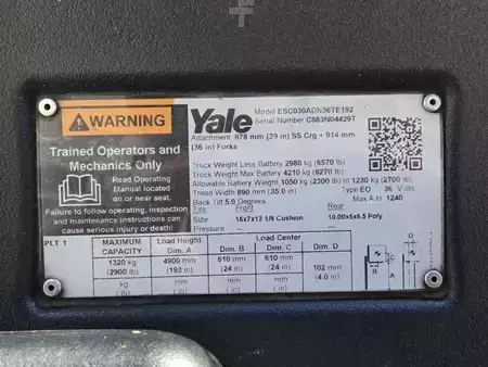 Montacargas de Pasillo Angosto 2019  Yale ESC030ADN36TE083 (14)