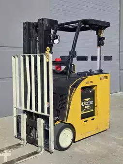 Montacargas de Pasillo Angosto 2019  Yale ESC030ADN36TE083 (3)