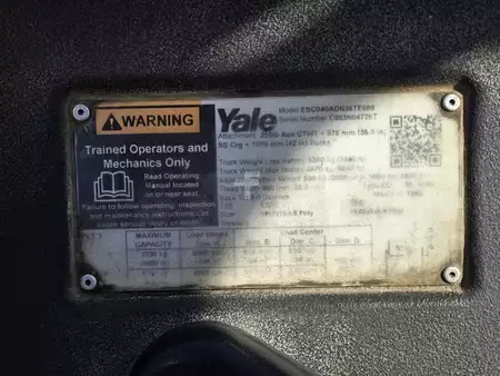 Montacargas de Pasillo Angosto 2019  Yale ESC040ADN36TE088 (11)