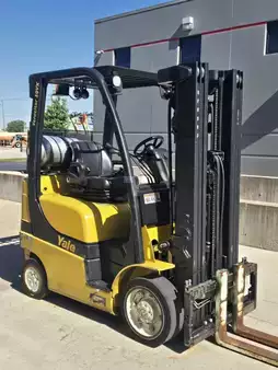 Propane Forklifts  Yale GLC050VXNEAE083 (4)