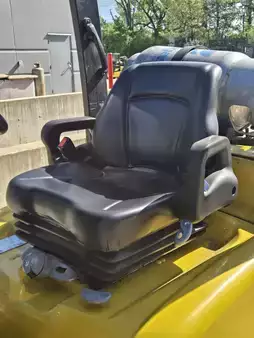 Propane Forklifts  Yale GLC050VXNEAE083 (9)
