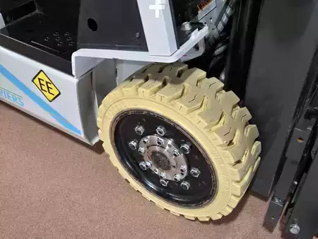 4-Wheel Electric 2022  Unicarriers MCT1B2L25E (9)