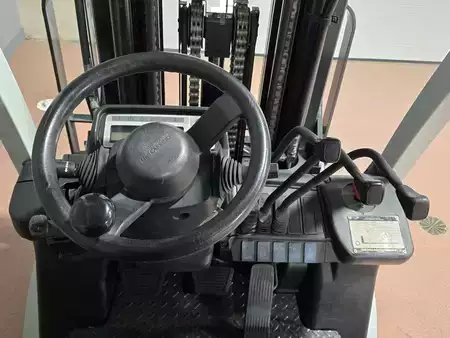 Montacargas GLP 2015  Unicarriers MCUG1F2F30LS (10)