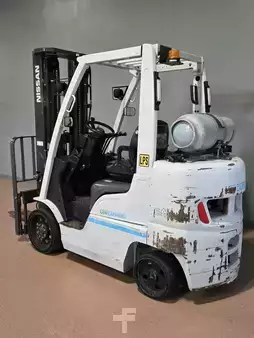 Montacargas GLP 2015  Unicarriers MCUG1F2F30LS (2)