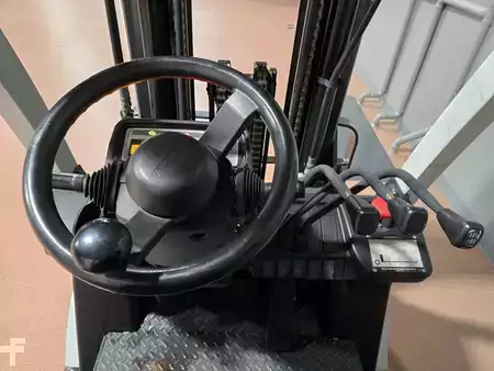 Montacargas GLP 2015  Unicarriers MCUG1F2F30LS (10)