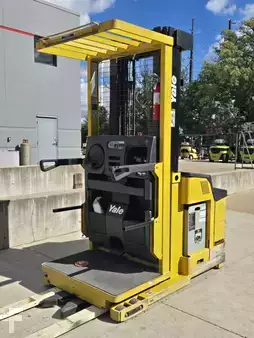 Montacargas de Pasillo Angosto 2019  Yale OS030EFN24TE095 (3)