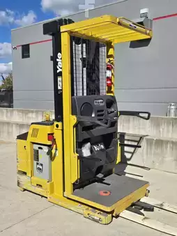 Montacargas de Pasillo Angosto 2019  Yale OS030EFN24TE095 (4)