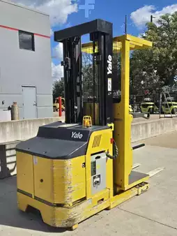 Montacargas de Pasillo Angosto 2019  Yale OS030EFN24TE095 (5)