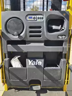 Montacargas de Pasillo Angosto 2019  Yale OS030EFN24TE095 (9)