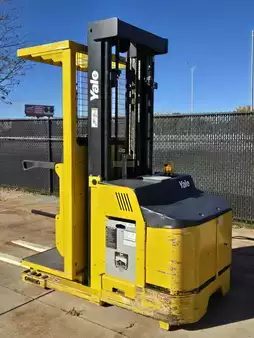 Montacargas de Pasillo Angosto 2019  Yale OS030EFN24TE095 (2)