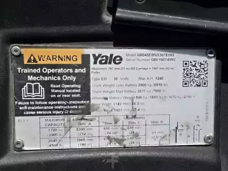 Montacargas de Pasillo Angosto 2021  Yale NR045EBNS36TE095 (14)