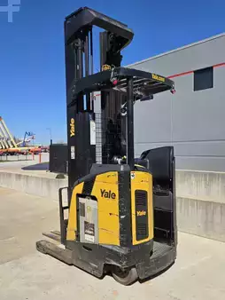 Montacargas de Pasillo Angosto 2022  Yale NR045ECNM36TE131 (2)