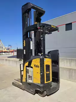 Montacargas de Pasillo Angosto 2022  Yale NR045ECNM36TE131 (2)
