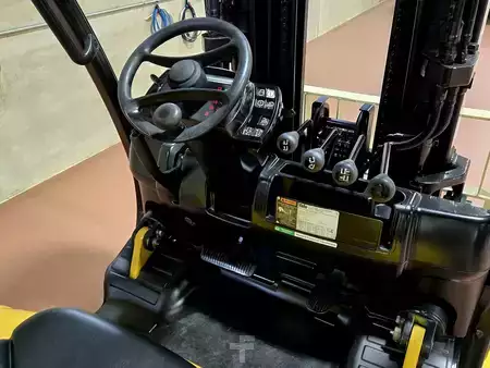 Propane Forklifts 2015  Yale GLC155VXNGBE088 (12)