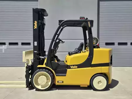 Propane Forklifts  Yale GLC155VXNEBV107 (1)