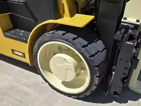 Propane Forklifts  Yale GLC155VXNEBV107 (11)