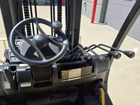 Propane Forklifts  Yale GLC155VXNEBV107 (14)
