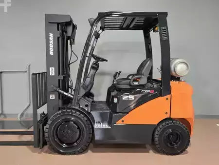 Propane Forklifts 2017  Doosan G25N-7 (1)