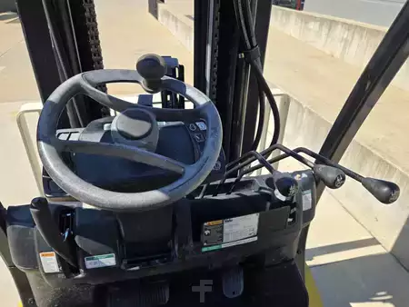 Propane Forklifts 2017  Yale GLC080VXNTAE094 (11)