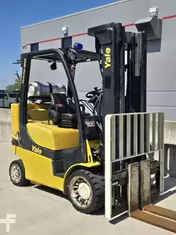 Propane Forklifts 2017  Yale GLC080VXNTAE094 (4)
