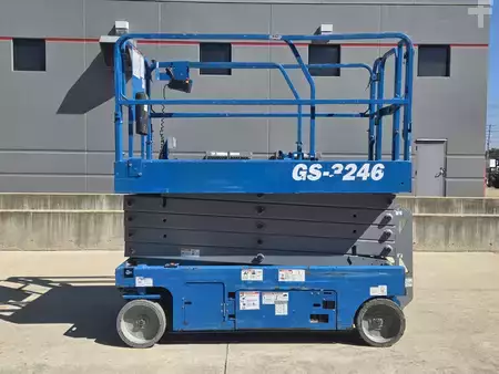 4-Wheel Electric 2018  Genie GS-3246 (1)