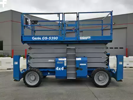 Montacargas Todo Terreno 2008  Genie GS-5390RT (1)