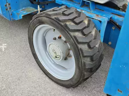 Montacargas Todo Terreno 2008  Genie GS-5390RT (10)