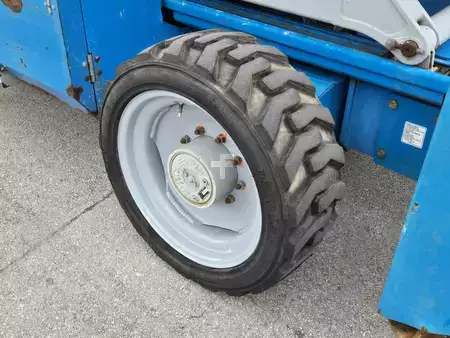 Montacargas Todo Terreno 2008  Genie GS-5390RT (12)