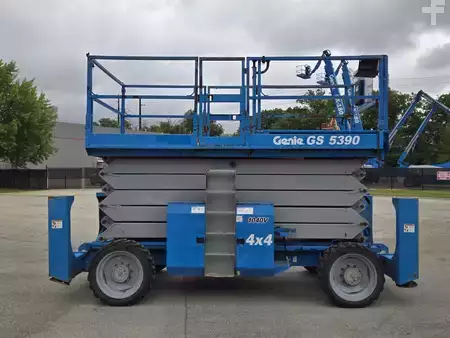 Montacargas Todo Terreno 2008  Genie GS-5390RT (6)